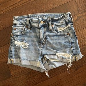 American Eagle Stressed Jean Short-shorts- Size 000/XXS (Like new condition)
